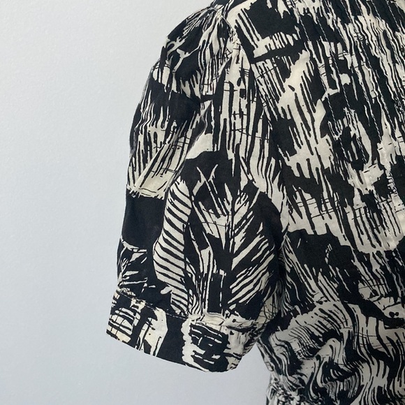 The Limited Floral Design Button Down - Picture 6 of 9